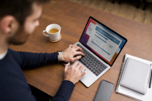 Jak szybko wdrożyć stronę internetową dla szkoły?